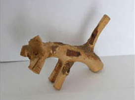 ESCULTURA Figura de perro de madera